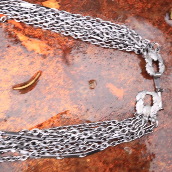 Vintage Multi 8 strand silver necklace with leaf clasp - Picture 4 of 7